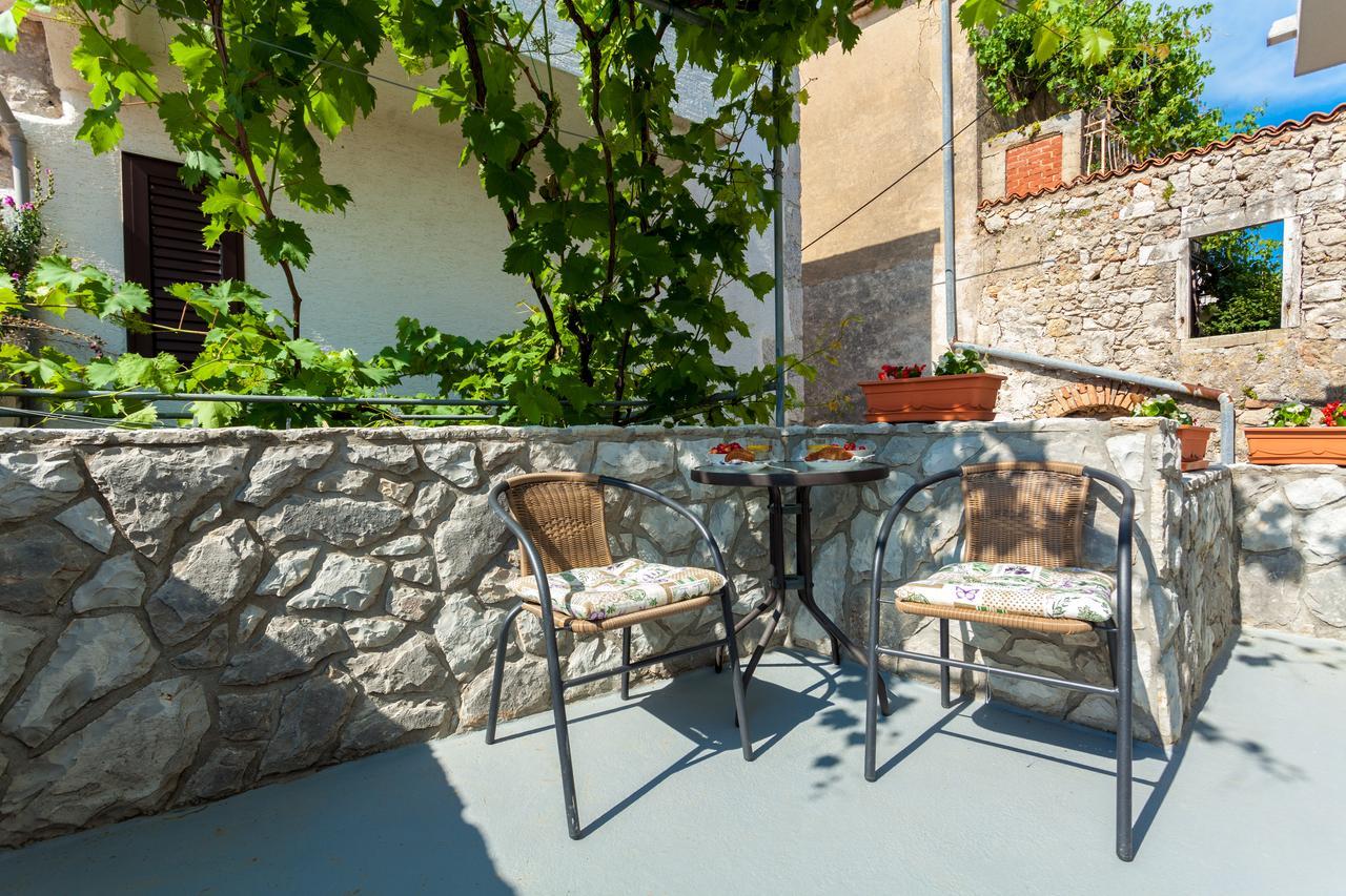 Apartment Placido Krk Крк Екстер'єр фото